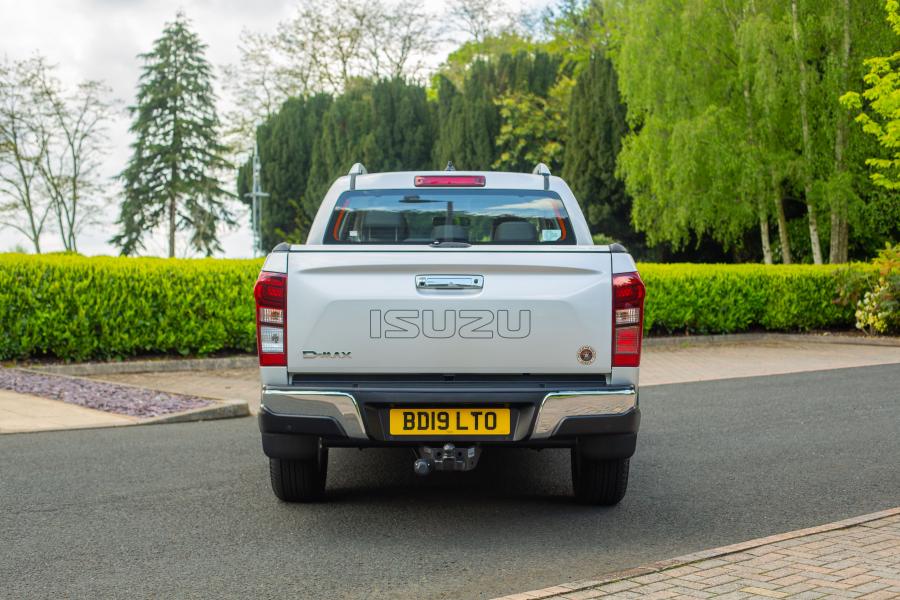  Isuzu D-Max Utah Double Cab 2017 года  (UK) (фото 8 из 10)